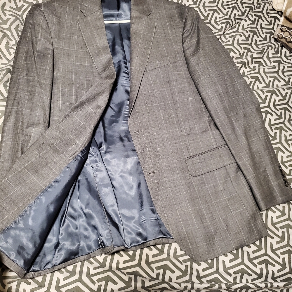 Suit - Picture 3 of 3